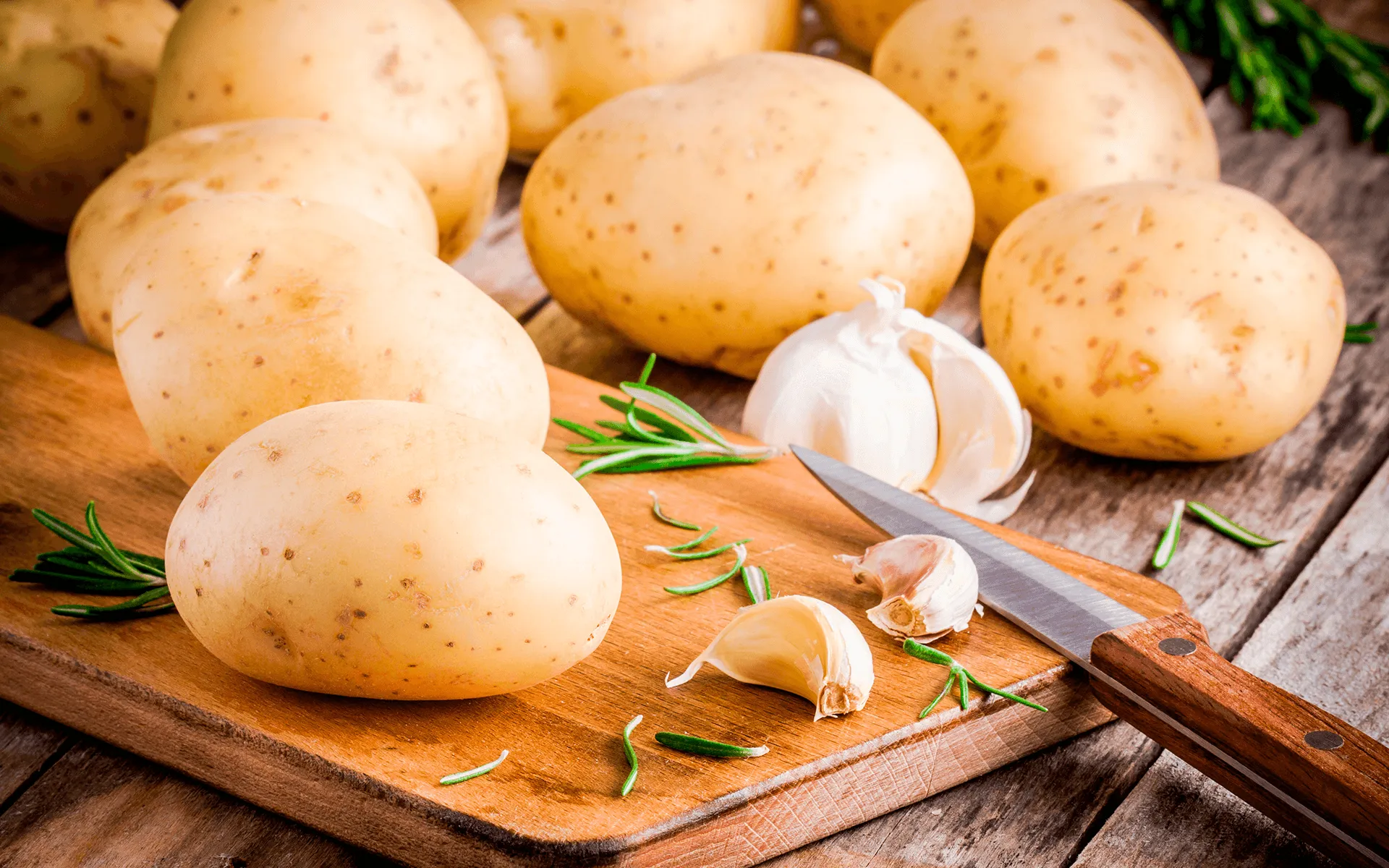 L'immagine mostra delle patate novelle fresche: ingrediente principale delle patate novellle surgelate Orogel