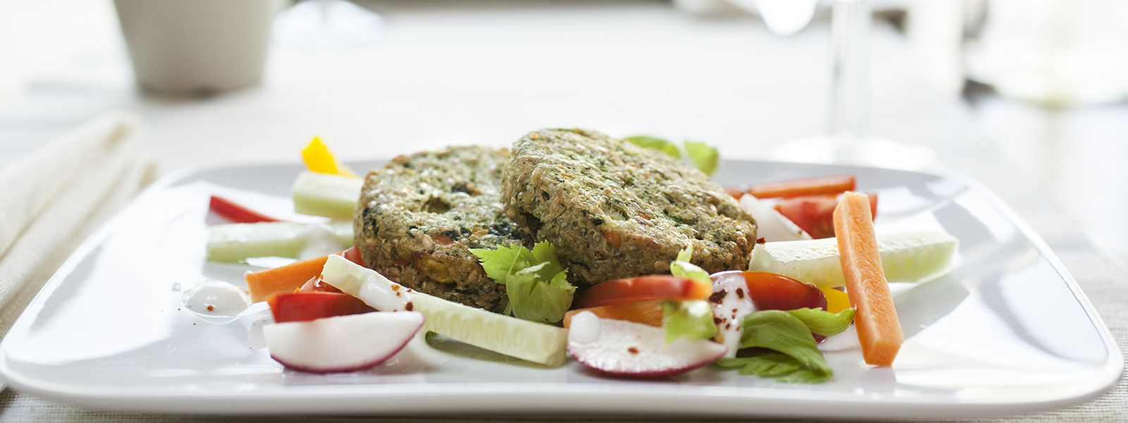 Mini Burger and veggies