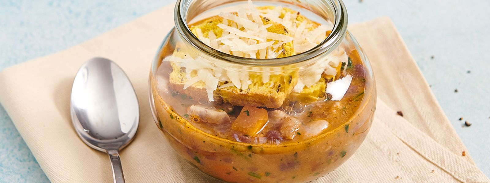 Montanara soup, pumpkin bread and pecorino cheese