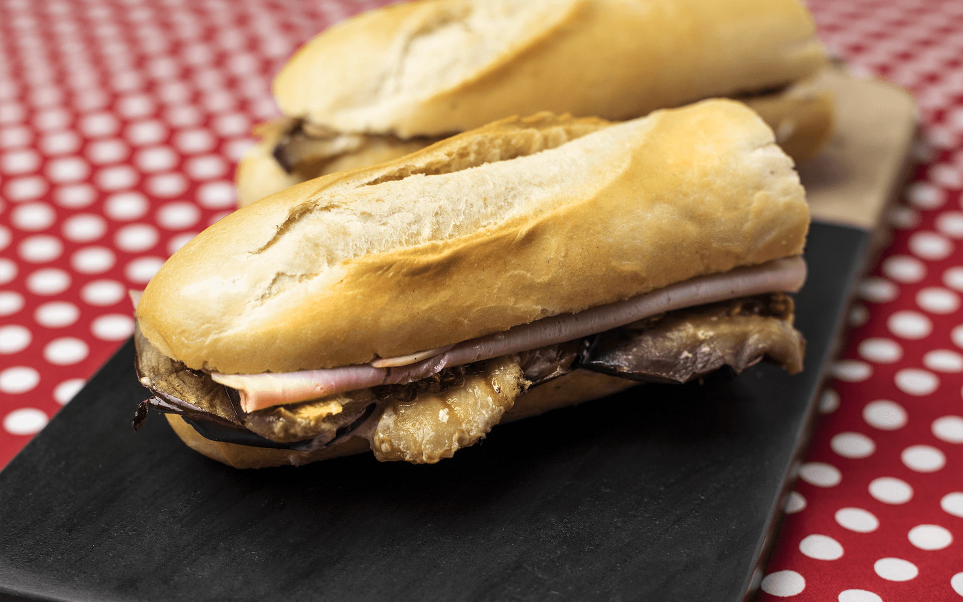 Baguette con prosciutto cotto e melanzane Orogel Food Service