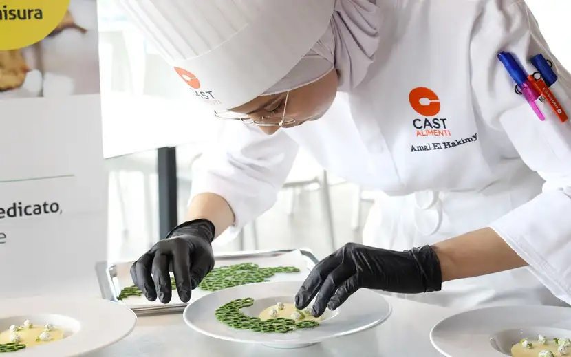 Blog Orogel "Dolce Benessere": uno chef prepara dessert sani e gustosi, per un benessere dolce.